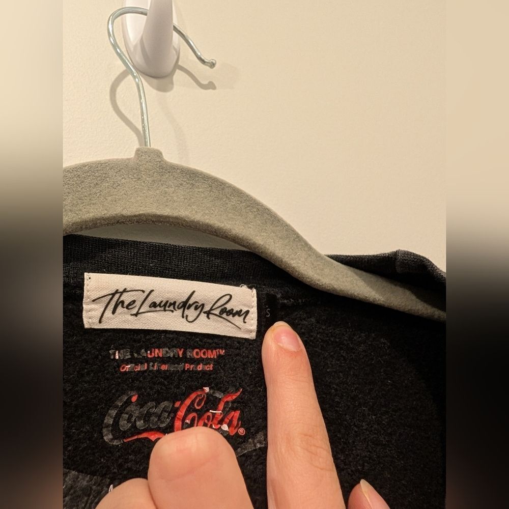 The Laundry Room Coca Cola Polar Bear Sweatshirt Faded Black Jumper Retro Small - Picture 2 of 3